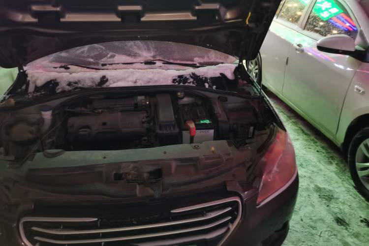 Used Peugeot 301 2014 1.6L Manual Comfort Edition Engine Bay Left