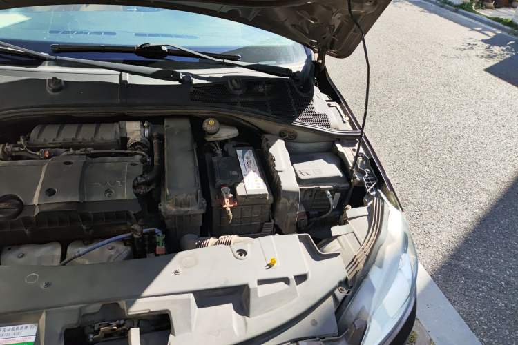 Used Peugeot 301 2014 1.6L Manual Comfort Edition Engine Bay Left