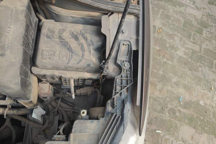 Used Peugeot 301 2014 1.6L Manual Comfort Edition Engine Bay Left