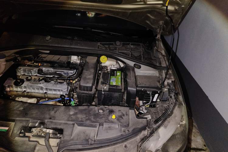 Used Peugeot 301 2014 1.6L Automatic Luxury Edition Engine Bay Left