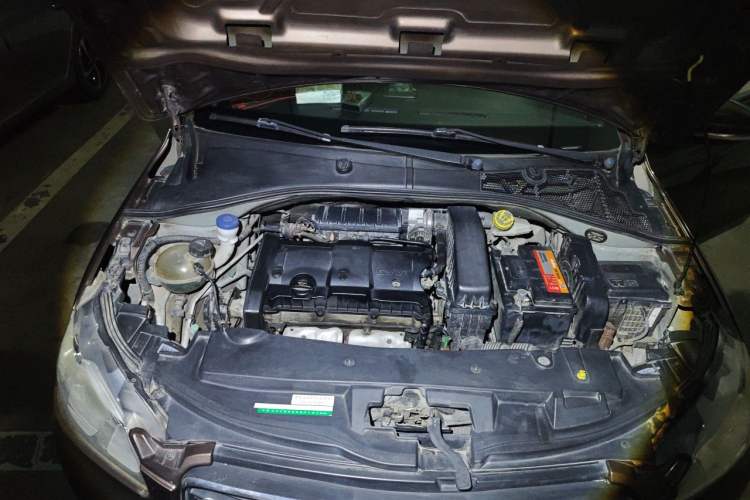 Used Peugeot 301 2014 1.6L Manual Luxury Edition Engine Bay Right