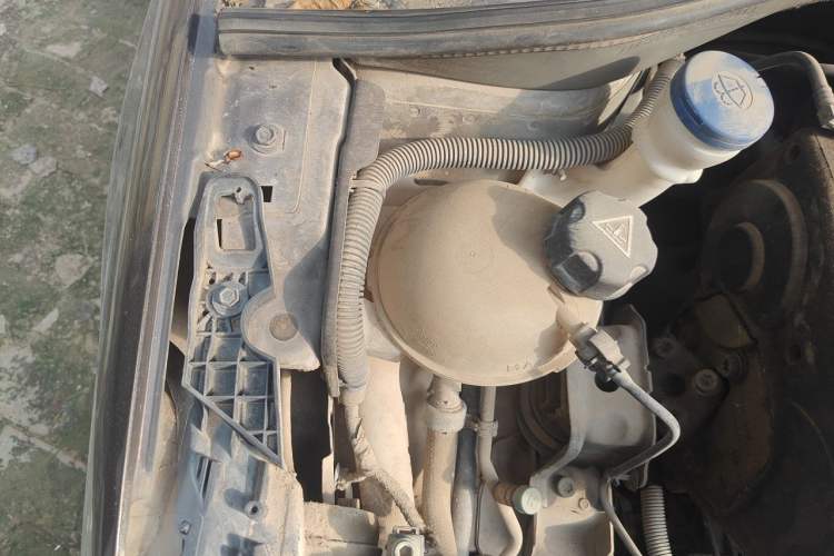 Used Peugeot 301 2014 1.6L Manual Comfort Edition Engine Bay Right
