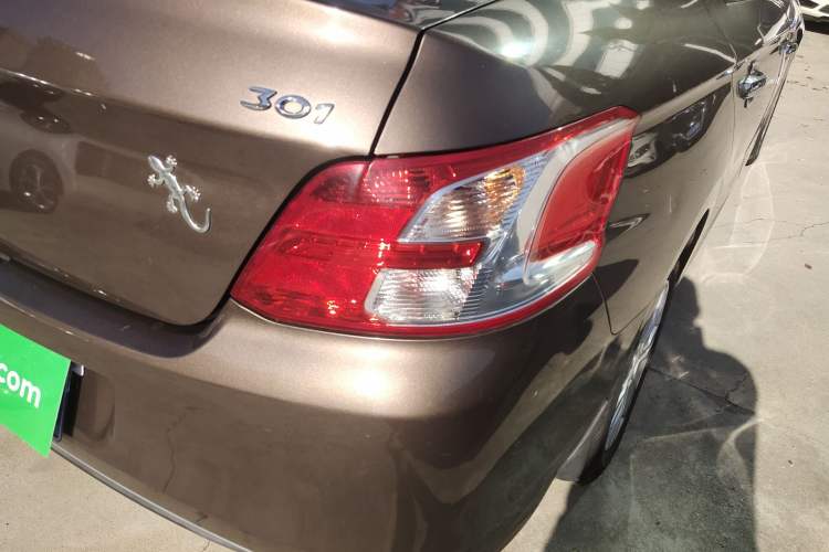 Used Peugeot 301 2014 1.6L Manual Comfort Edition Exterior 6