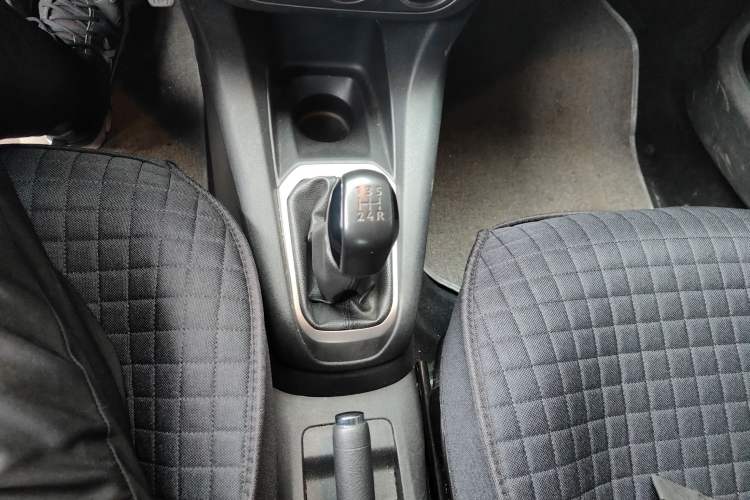 Used Peugeot 301 2014 1.6L Manual Comfort Edition Gear Lever