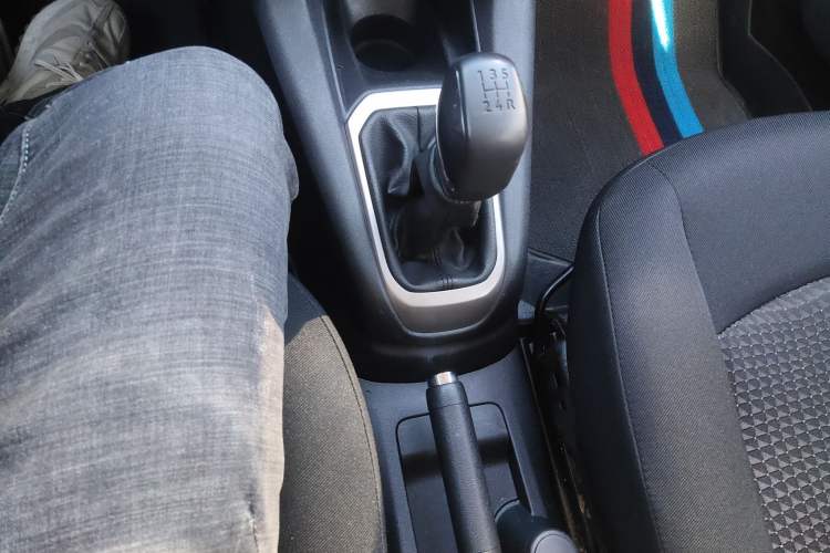 Used Peugeot 301 2014 1.6L Manual Comfort Edition Gear Lever