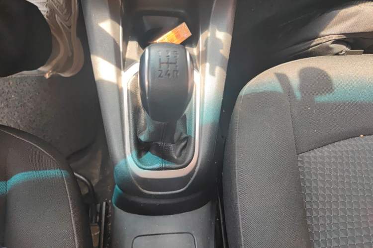 Used Peugeot 301 2014 1.6L Manual Comfort Edition Gear Lever