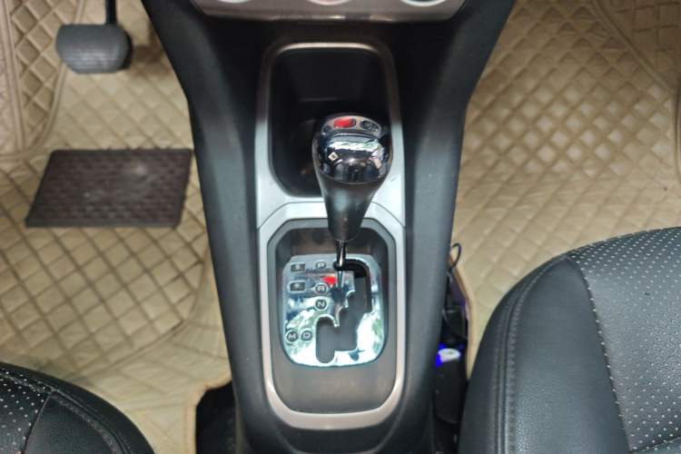 Used Peugeot 301 2014 1.6L Automatic Luxury Edition Gear Lever