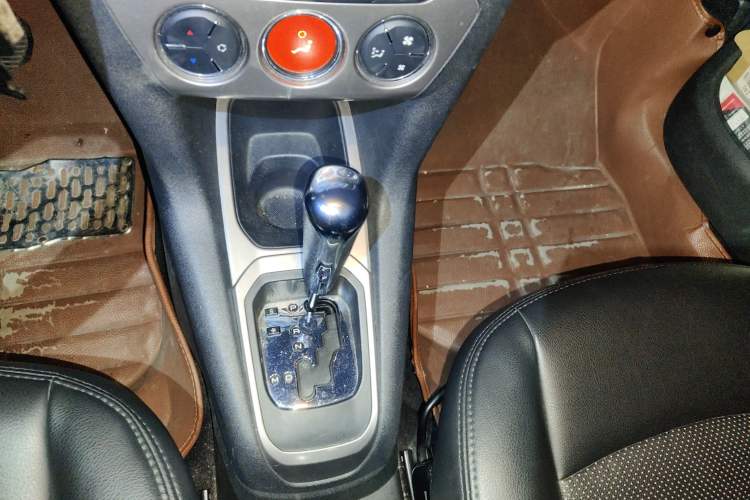 Used Peugeot 301 2014 1.6L Automatic Luxury Edition Gear Lever