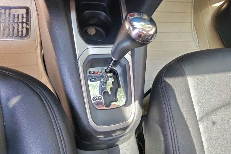 Used Peugeot 301 2014 1.6L Automatic Luxury Edition Gear Lever