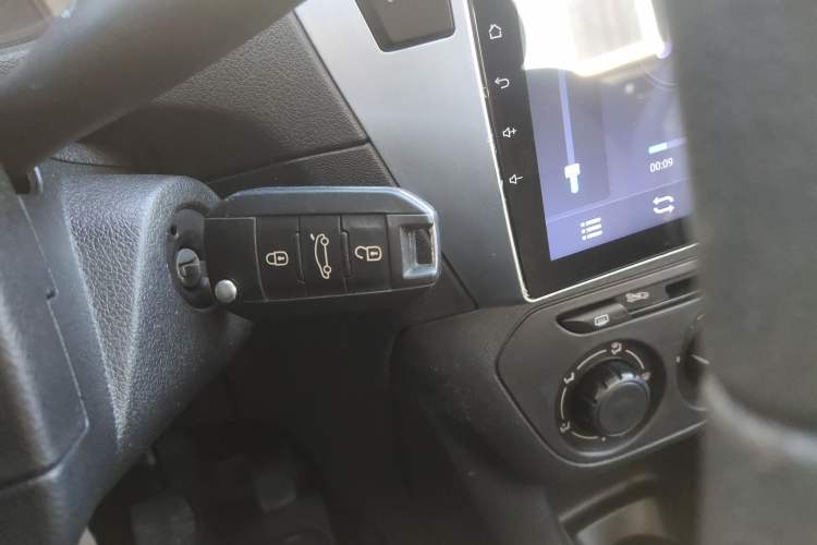 Used Peugeot 301 2014 1.6L Manual Comfort Edition Interior 1