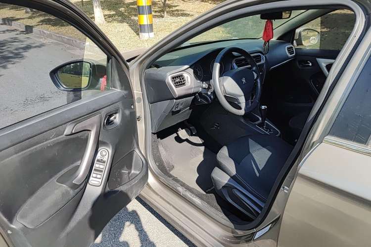 Used Peugeot 301 2014 1.6L Automatic Luxury Edition Interior 2