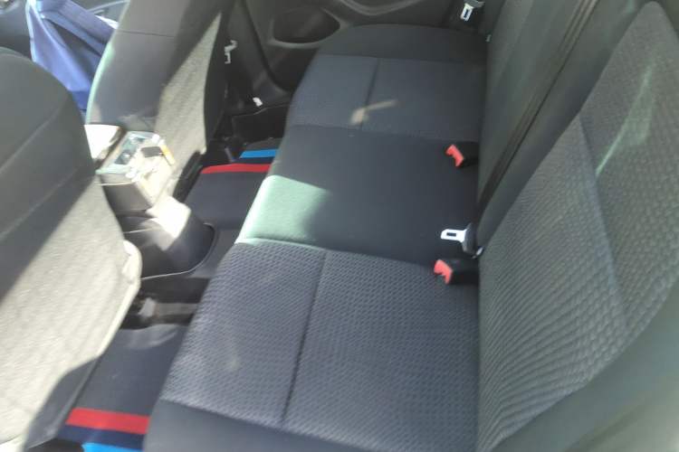 Used Peugeot 301 2014 1.6L Manual Comfort Edition Interior 4