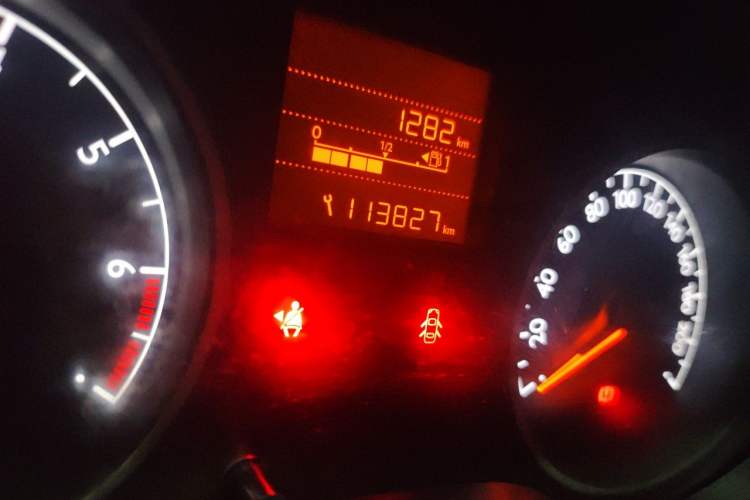 Used Peugeot 301 2014 1.6L Manual Luxury Edition Odometer Close Up
