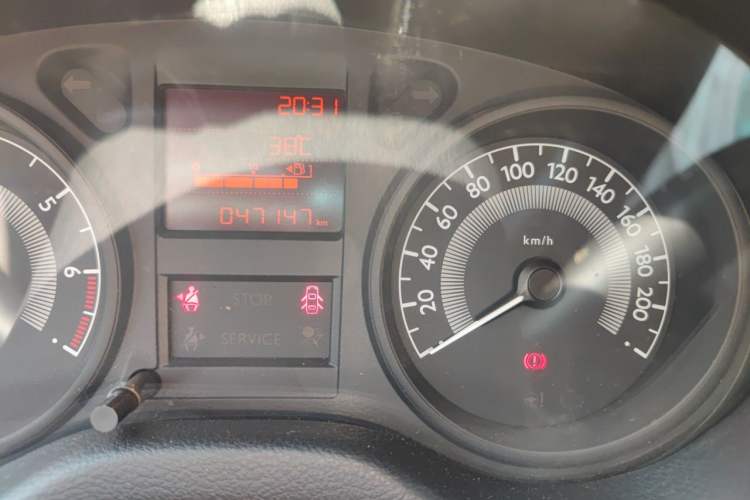 Used Peugeot 301 2014 1.6L Manual Comfort Edition Odometer Close Up