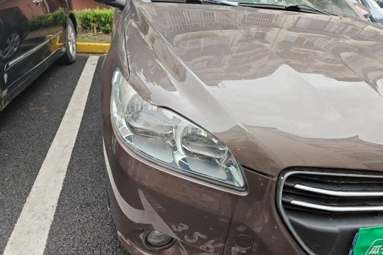 Used Peugeot 301 2014 1.6L Automatic Comfort Edition Right Front Headlight