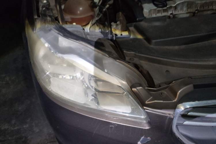 Used Peugeot 301 2014 1.6L Automatic Comfort Edition Right Front Headlight