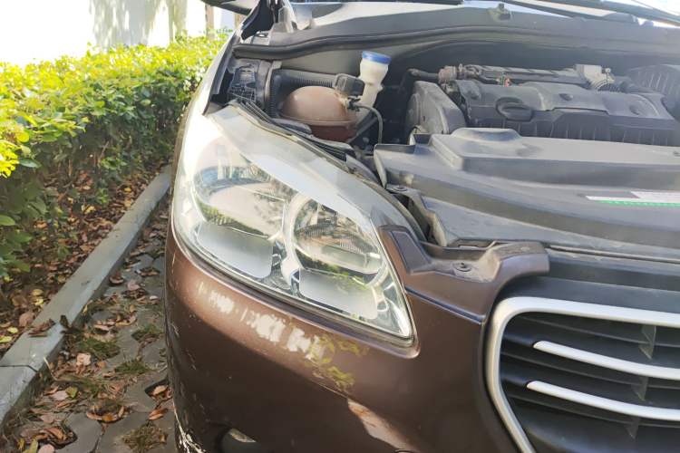 Used Peugeot 301 2014 1.6L Manual Comfort Edition Right Front Headlight