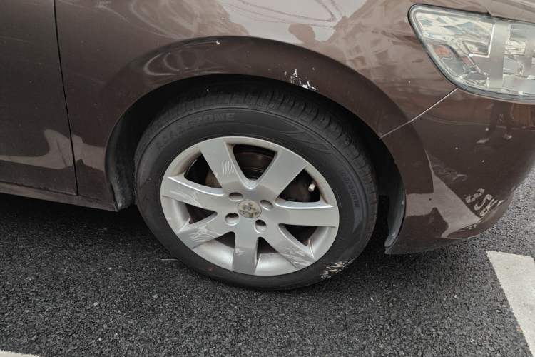 Used Peugeot 301 2014 1.6L Automatic Comfort Edition Right Front Wheel Hub
