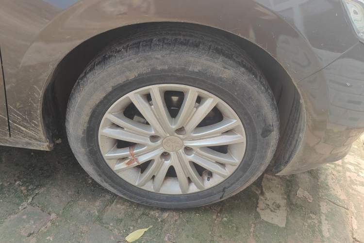 Used Peugeot 301 2014 1.6L Manual Comfort Edition Right Front Wheel Hub