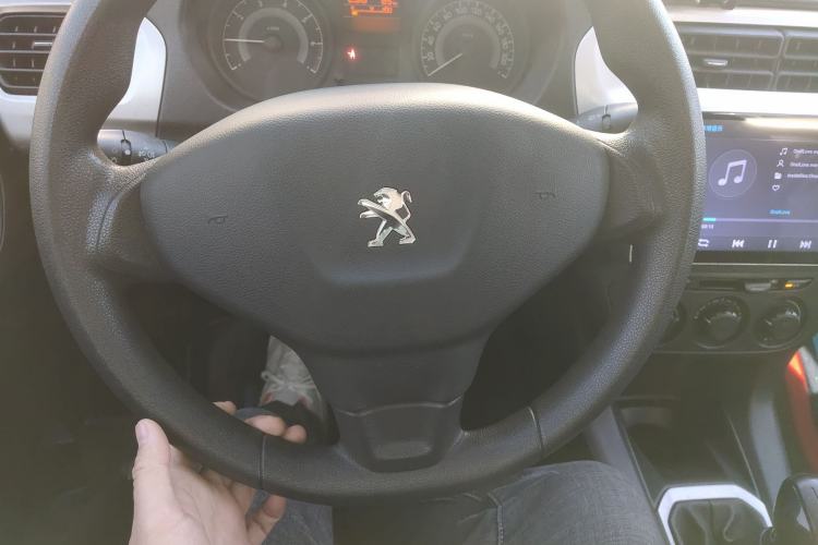 Used Peugeot 301 2014 1.6L Manual Comfort Edition Steering Wheel