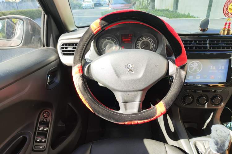 Used Peugeot 301 2014 1.6L Manual Comfort Edition Steering Wheel