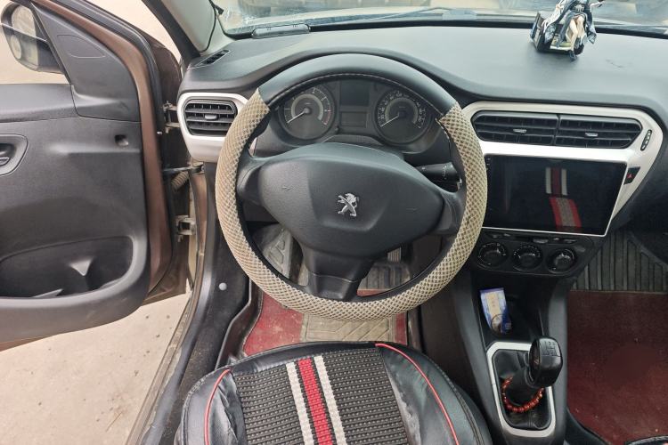 Used Peugeot 301 2014 1.6L Manual Comfort Edition Steering Wheel