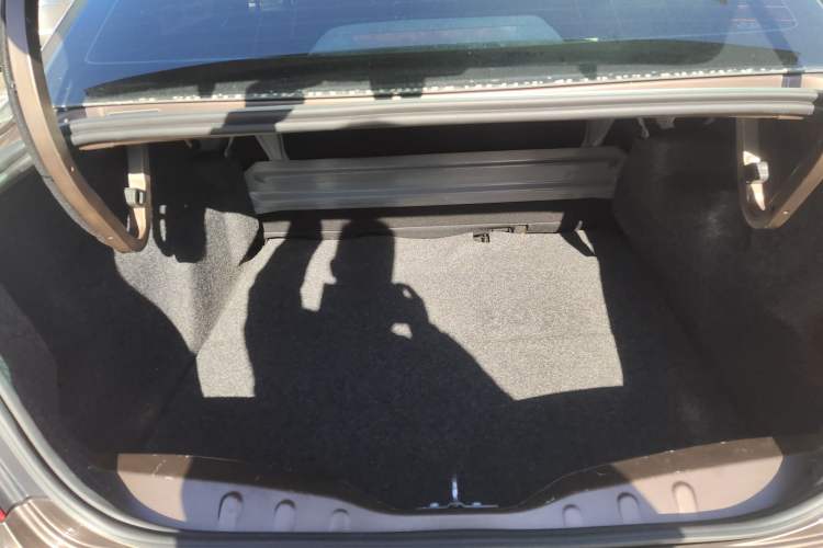 Used Peugeot 301 2014 1.6L Manual Comfort Edition Trunk