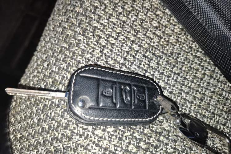 Used Peugeot 301 2014 1.6L Manual Comfort Edition Vehicle Key