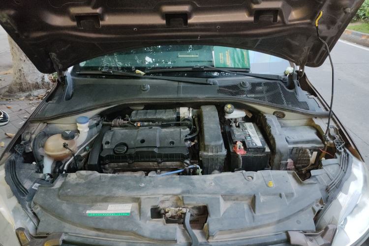 Used Peugeot 301 2014 1.6L Manual Comfort Edition Engine Bay
