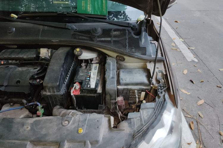 Used Peugeot 301 2014 1.6L Manual Comfort Edition Engine Bay Left