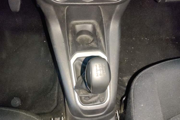 Used Peugeot 301 2014 1.6L Manual Comfort Edition Gear Lever