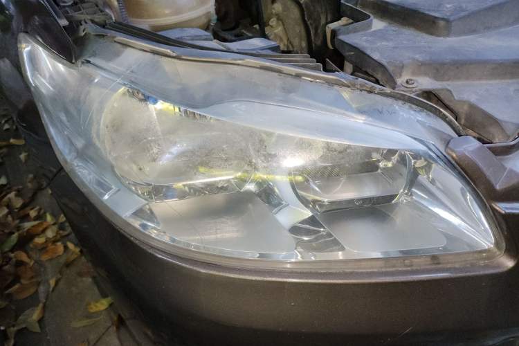 Used Peugeot 301 2014 1.6L Manual Comfort Edition Right Front Headlight
