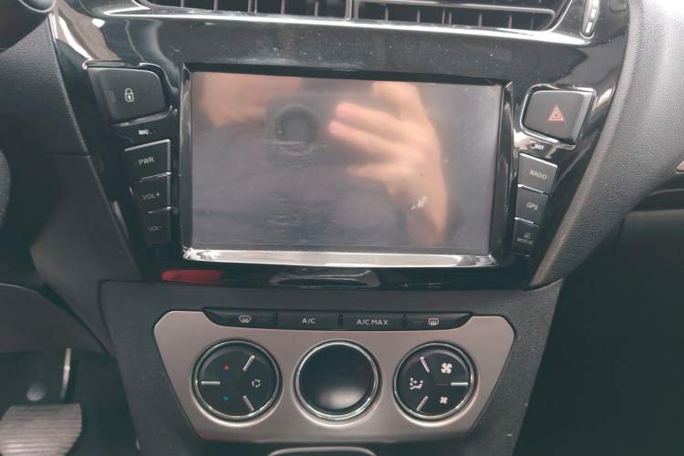 Used Peugeot 301 2014 1.6L Automatic Luxury Edition Audio And AC Panel