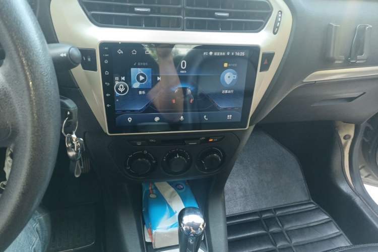 Used Peugeot 301 2014 1.6L Automatic Comfort Edition Audio And AC Panel