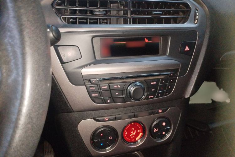 Used Peugeot 301 2014 1.6L Automatic Prestige Edition Audio And AC Panel