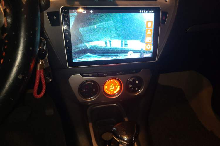 Used Peugeot 301 2014 1.6L Automatic Luxury Edition Audio And AC Panel