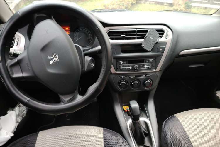 Used Peugeot 301 2014 1.6L Manual Comfort Edition Center Console