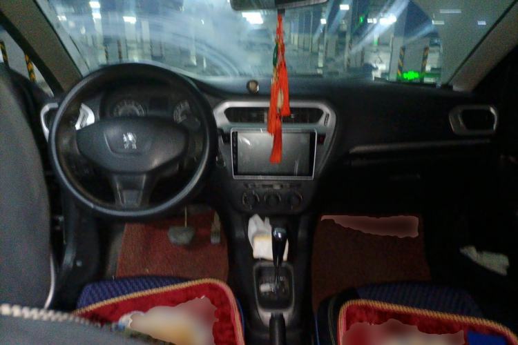 Used Peugeot 301 2014 1.6L Automatic Comfort Edition Center Console
