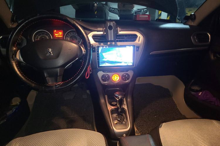 Used Peugeot 301 2014 1.6L Automatic Luxury Edition Center Console