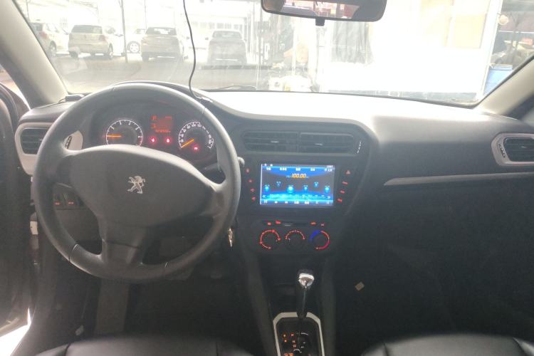 Used Peugeot 301 2014 1.6L Automatic Comfort Edition Center Console