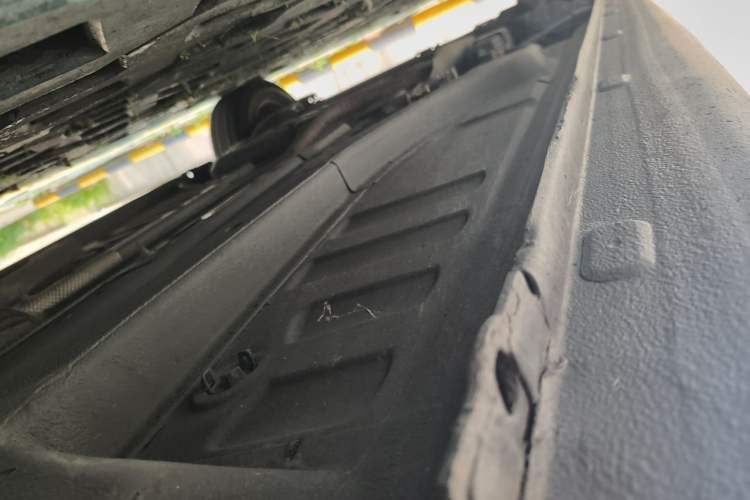 Used Peugeot 301 2014 1.6L Automatic Comfort Edition Chassis Front Right