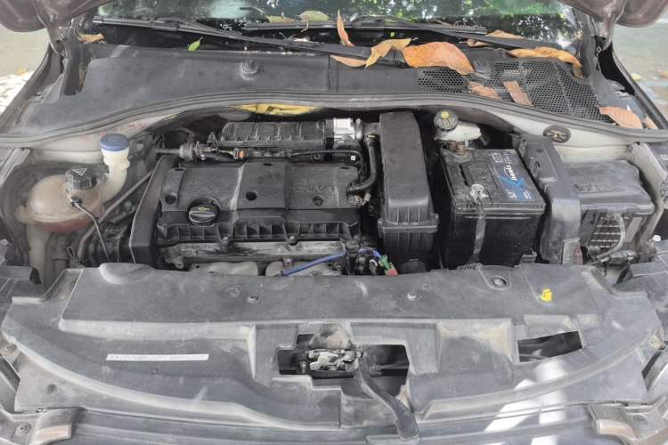 Used Peugeot 301 2014 1.6L Manual Comfort Edition Engine Bay