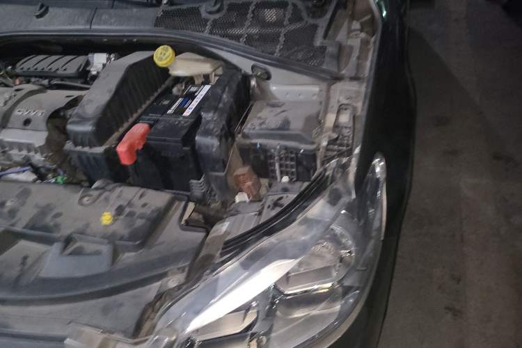 Used Peugeot 301 2014 1.6L Automatic Luxury Edition Engine Bay Left