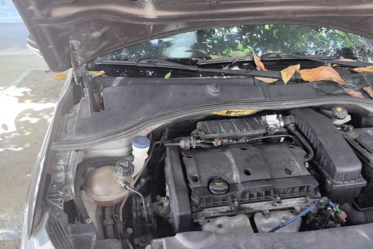 Used Peugeot 301 2014 1.6L Manual Comfort Edition Engine Bay Right