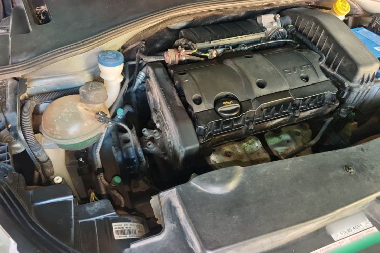 Used Peugeot 301 2014 1.6L Manual Comfort Edition Engine Bay Right