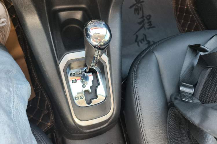 Used Peugeot 301 2014 1.6L Automatic Comfort Edition Gear Lever