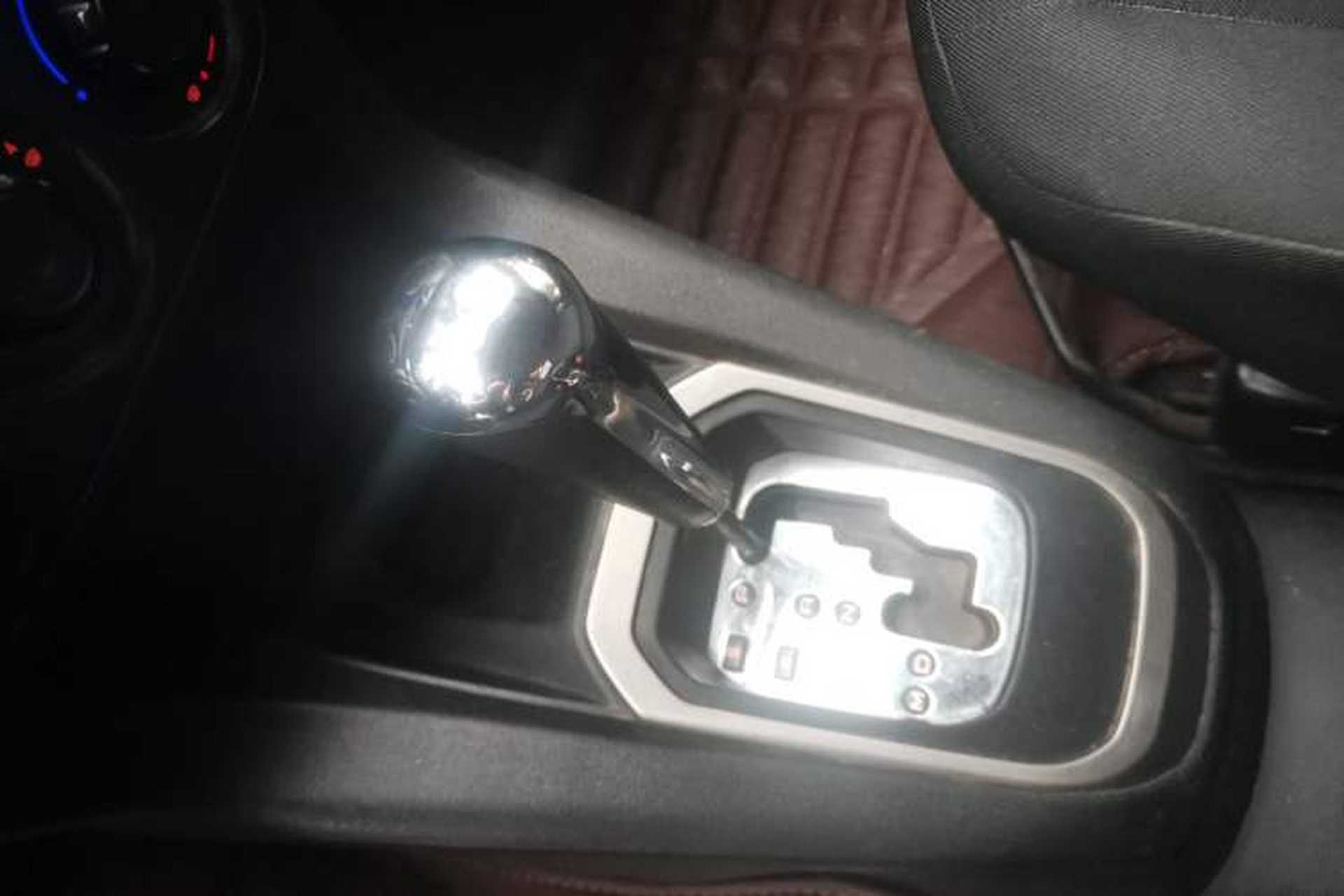 Used Peugeot 301 2014 1.6L Automatic Comfort Edition Gear Lever