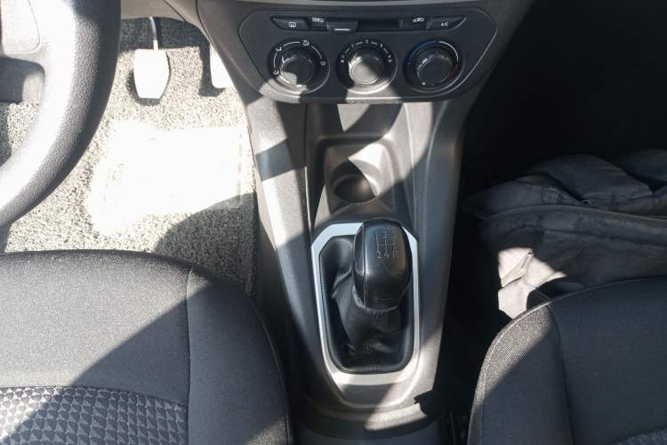 Used Peugeot 301 2014 1.6L Manual Comfort Edition Gear Lever