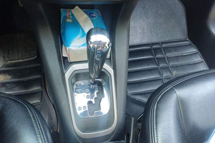 Used Peugeot 301 2014 1.6L Automatic Comfort Edition Gear Lever