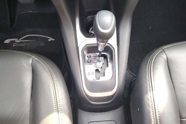 Used Peugeot 301 2014 1.6L Automatic Prestige Edition Gear Lever